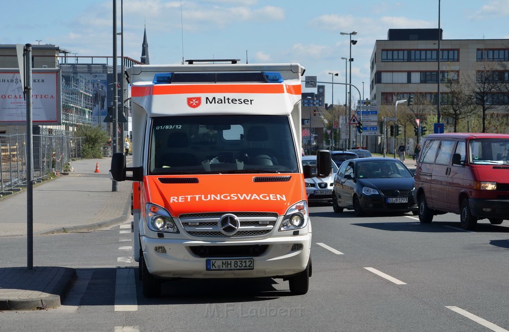 Schwerer VU Krad Kleintransporter Koeln deutz Gummersbacherstr P186.JPG - Miklos Laubert